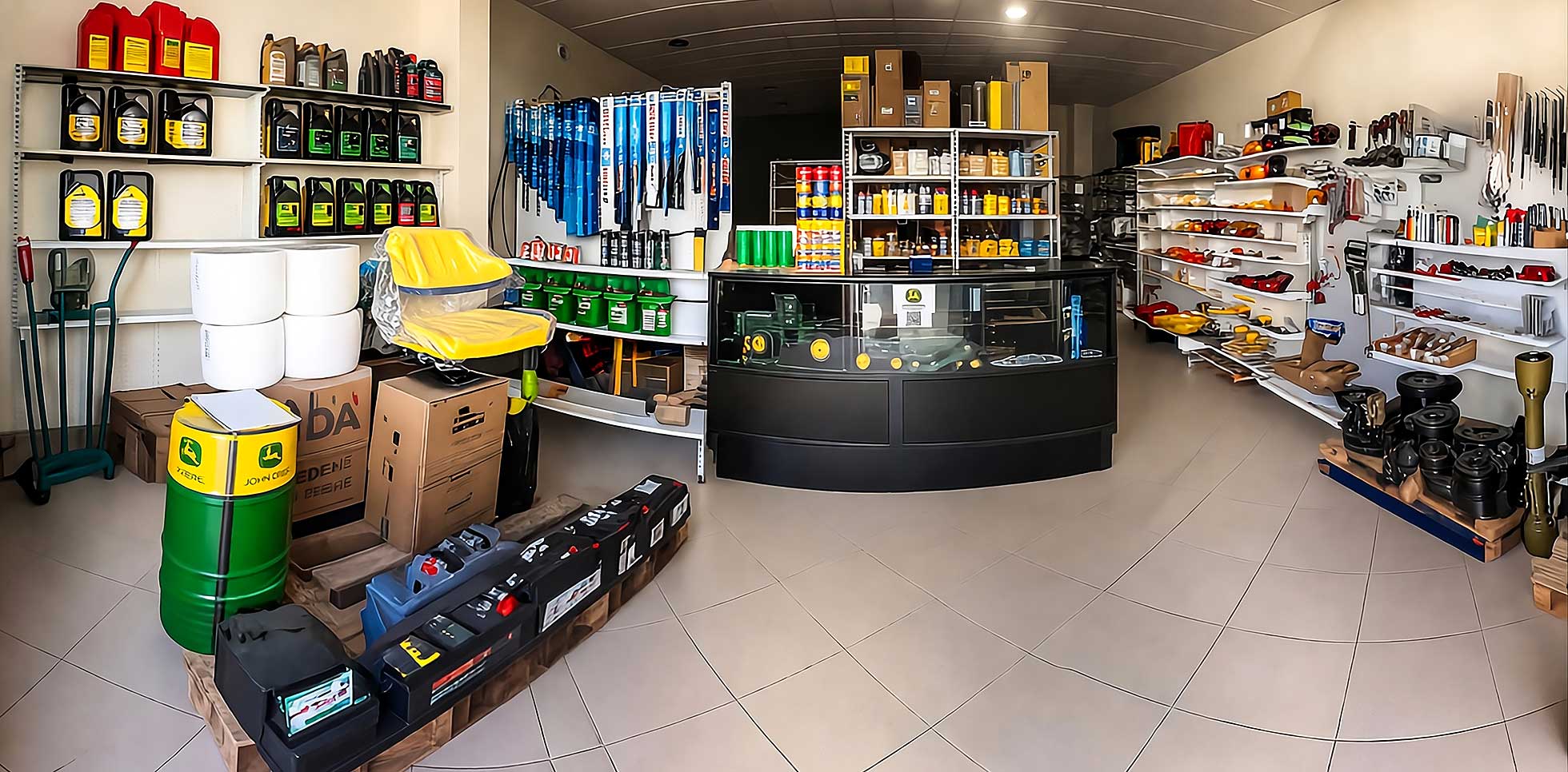 Vista panorámica de una tienda de agromaquinaria.